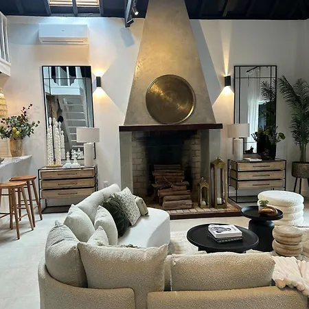 דירה Royal Barn Loft אזמבוז'ה